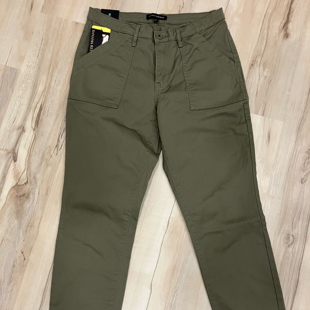 Banana Republic Green Straight Leg Pants Classic Style - NWT